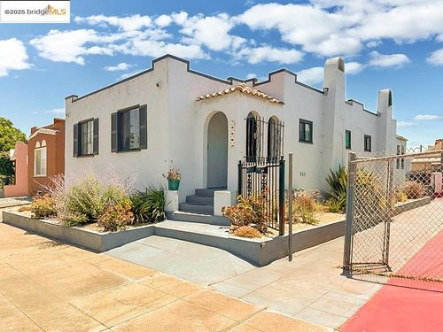 2775 E 21st St, Oakland, CA, 94601-1862 | Card Image