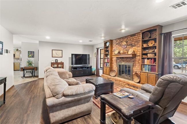 1421 E Quail Ave, House other with 3 bedrooms, 2 bathrooms and null parking in Weatherford OK | Image 5