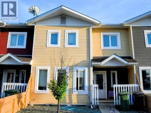 37 Skookum Dr, Whitehorse, YT, Y1A0N1 | Card Image