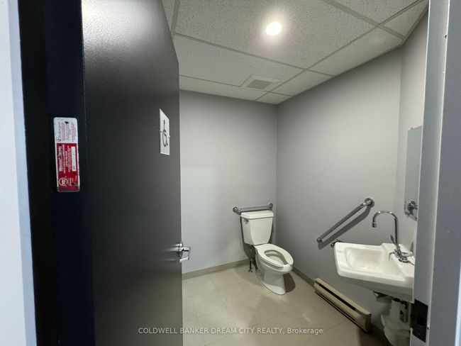93 Main St, House other with 5 bedrooms, 5 bathrooms and 6 parking in Highgate ON | Image 6