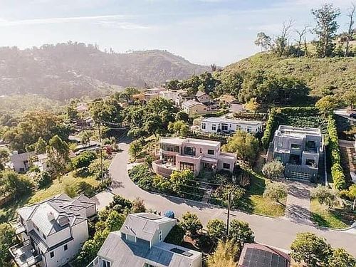 331 Sherman Rd, Santa Barbara, CA, 93103-1649 | Card Image