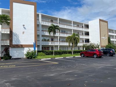 3132 - 3132 Cambridge F, Condo with 1 bedrooms, 1 bathrooms and null parking in Deerfield Beach FL | Image 1