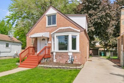 8841 S Fairfield Avenue, House other with 3 bedrooms, 2 bathrooms and 1 parking in Evergreen Park IL | Image 1