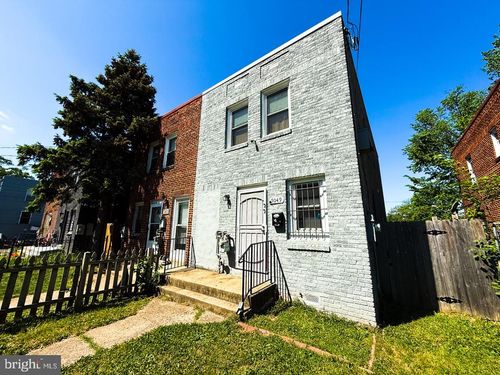 5049 Benning Rd Se, WASHINGTON, DC, 20019-5815 | Card Image