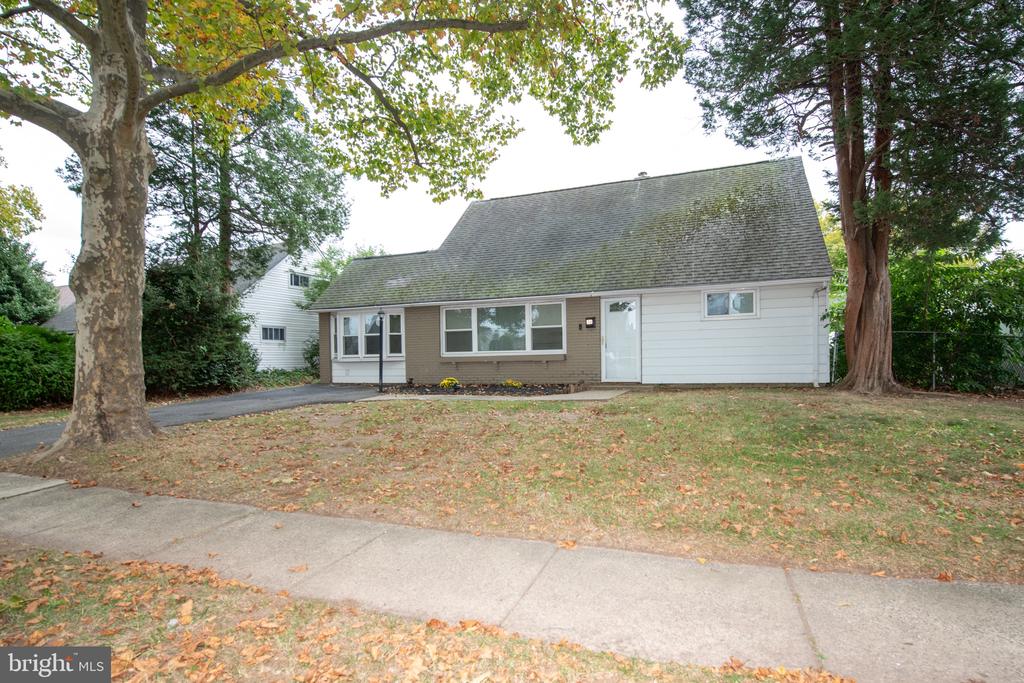 Kentucky Ln, Levittown, PA 19055