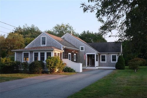 67 High St, Jamestown, RI, 02835-1223 | Card Image