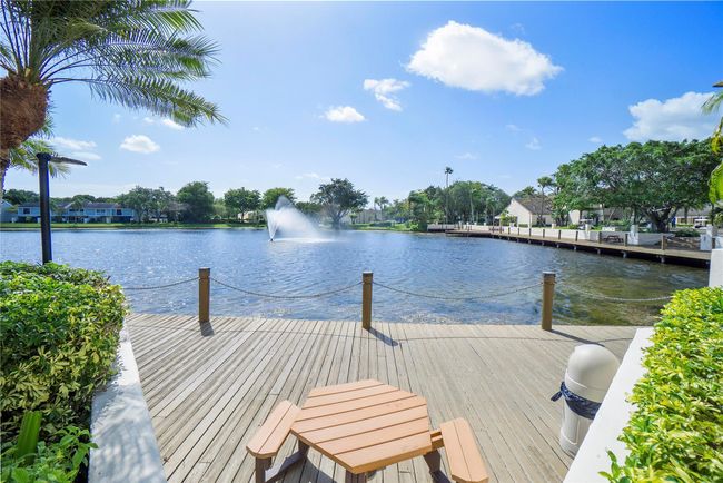 4306 Carambola Cir N, Townhouse with 2 bedrooms, 3 bathrooms and null parking in Coconut Creek FL | Image 39