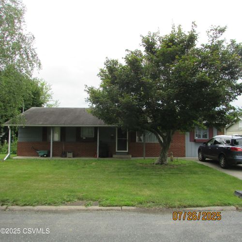 4 Sun Valley Dr, Sunbury, PA, 17801-2536 | Card Image