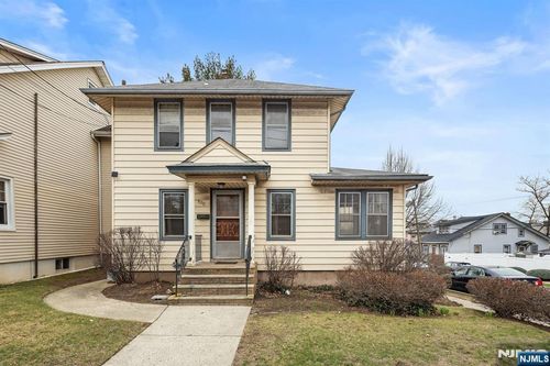 520 Rutherford Ave, Lyndhurst, NJ, 07071-1111 | Card Image