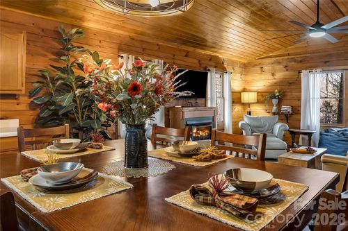 398 Locust Dr, Maggie Valley, NC, 28751-9679 | Card Image