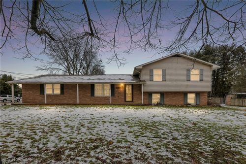 3249 Linden St Nw, Uniontown, OH, 44685-7218 | Card Image