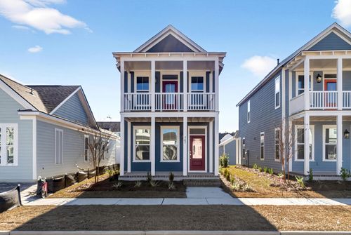 747 Blueway Ave, Summerville, SC, 29486-5478 | Card Image