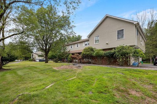 3 Laura Ln, Spring Valley, NY, 10977-1107 | Card Image