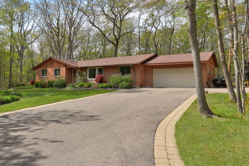 2030 Burke Dr, Winthrop Harbor, IL, 60096-1825 | Card Image