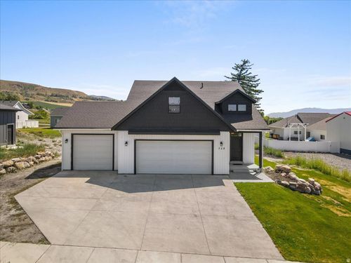 328 E 300 N, Richmond, UT, 84333-1755 | Card Image