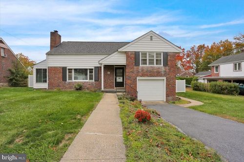 905 N 25th St, MOUNT PENN, PA, 19606-1411 | Card Image