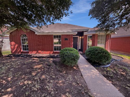 1110 Grounds Rd, Cedar Hill, TX, 75104-7324 | Card Image