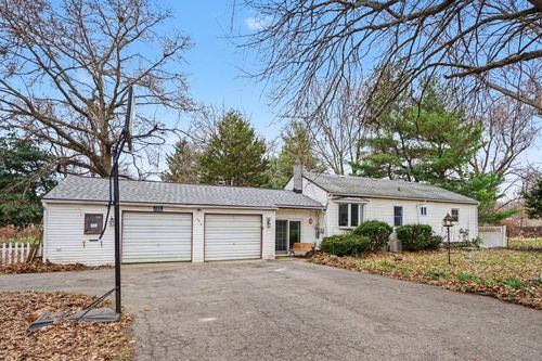 374 Elliot Rd, Kalamazoo, MI, 49048-8540 | Card Image