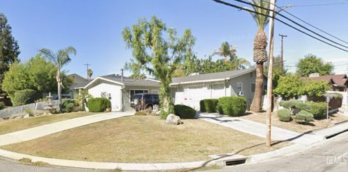 1801 Los Robles Dr, Bakersfield, CA, 93306-3464 | Card Image