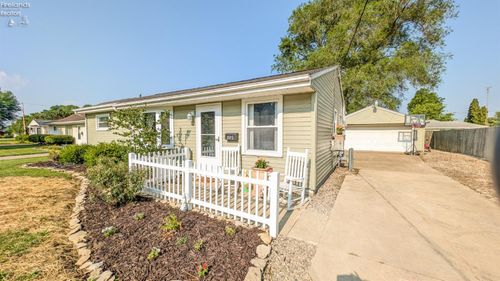 805 Thorpe Dr, Sandusky, OH, 44870-8108 | Card Image