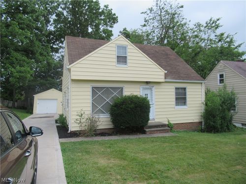 86 Cowles Ave, Bedford, OH, 44146-3718 | Card Image