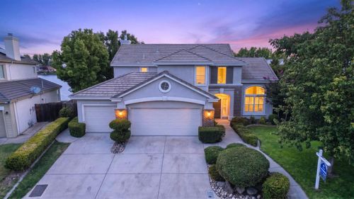 4231 Pinehurst Cir, Stockton, CA, 95219-1883 | Card Image
