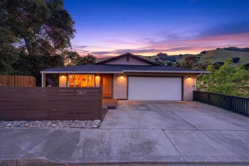 38047 Stenhammer Dr, Fremont, CA, 94536 | Card Image