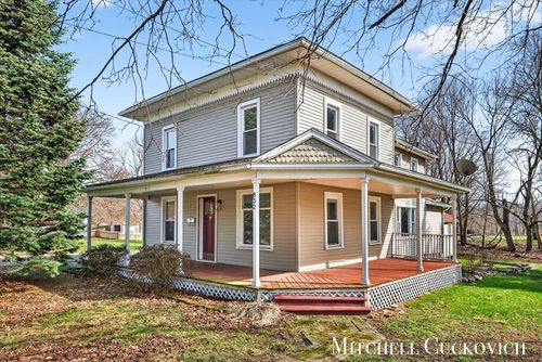 832 E Michigan Ave, Marshall, MI, 49068-2026 | Card Image