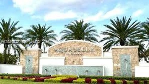 11064 W 33rd Way, Hialeah, FL, 33018-2196 | Card Image