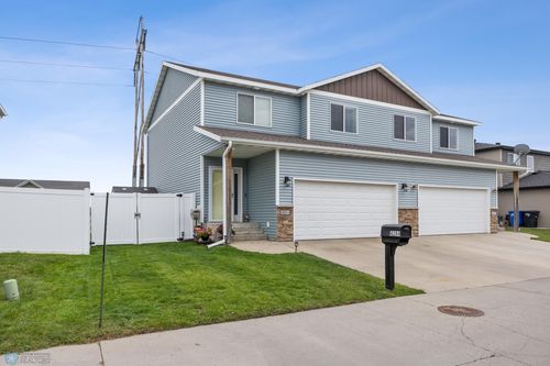4284 Estate Dr S, Fargo, ND, 58104-3316 | Card Image