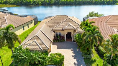 897 Sw Grand Reserves Boulevard, House other with 4 bedrooms, 3 bathrooms and null parking in Port St. Lucie FL | Image 2