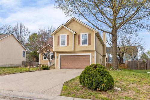 1411 Kimberly Dr, Warrensburg, MO, 64093-2579 | Card Image