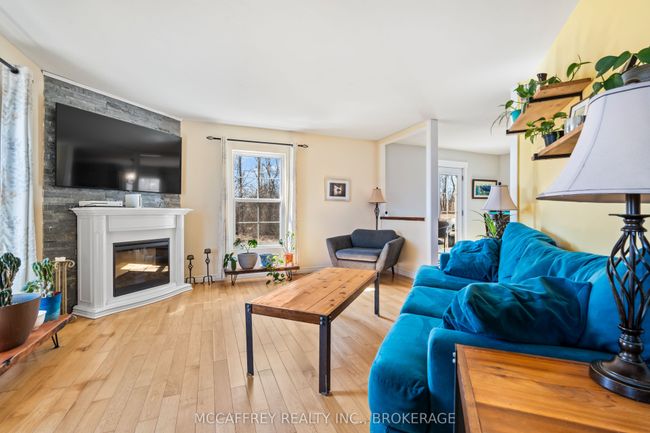 243 County Rd 17, House other with 2 bedrooms, 1 bathrooms and 6 parking in Newburgh ON | Image 6