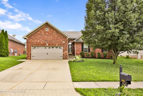 1623 Overlook Cir, Shelbyville, KY, 40065-8461 | Card Image