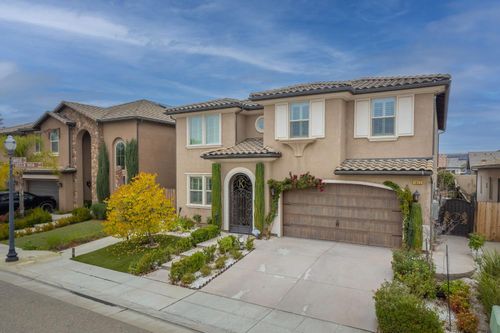 1922 E Amaryllis Ave, Fresno, CA, 93730-7021 | Card Image