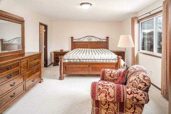 109 St Moritz Place Sw, House other with 3 bedrooms, 3 bathrooms and 4 parking in Calgary AB | Image 16