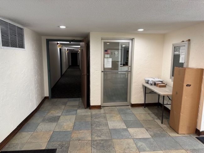 APT-4C - 2211 S Highland Ave, Condo with 2 bedrooms, 2 bathrooms and 2 parking in Lombard IL | Image 16