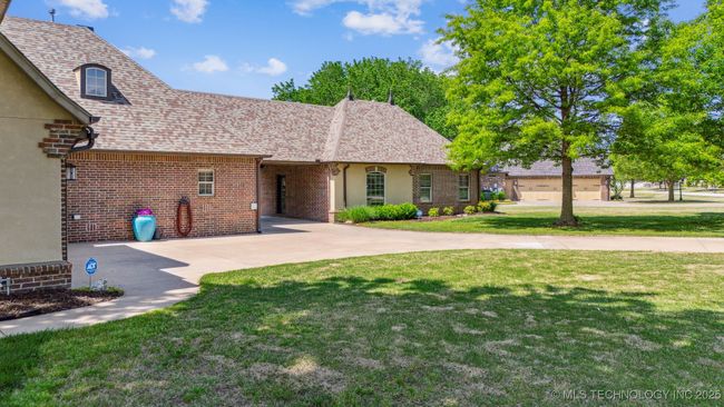 6922 Hackberry Rdg, House other with 5 bedrooms, 5 bathrooms and null parking in Owasso OK | Image 64