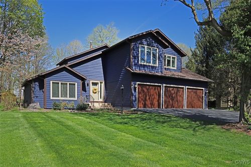 8228 Verbeck Dr, Manlius, NY, 13104-9320 | Card Image