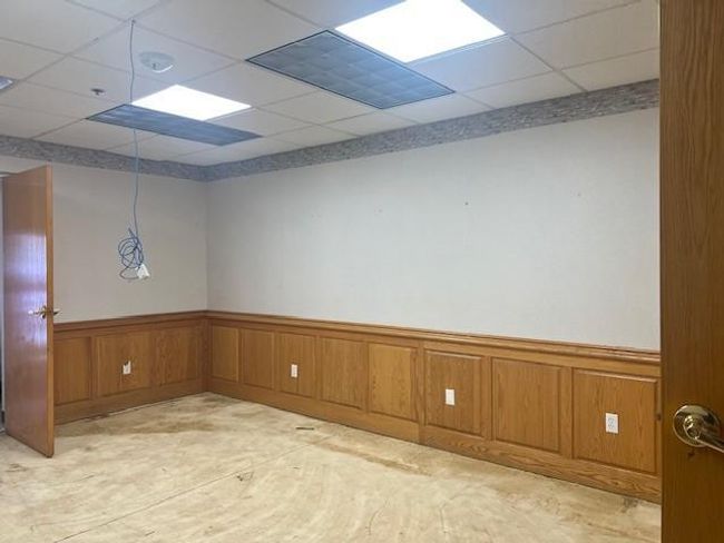 Open ceiling for more height | Image 7