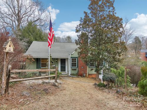28 Kensington Dr, Asheville, NC, 28805-2425 | Card Image