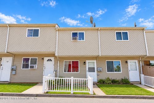 18 Betty Court, Staten Island, NY, 10303 | Card Image