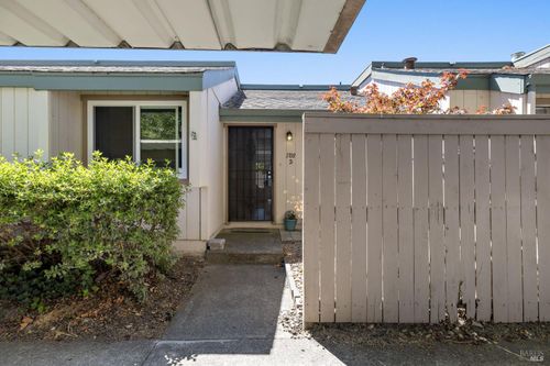 apt-d-1708 Glenbrook Dr, Santa Rosa, CA, 95401-5907 | Card Image