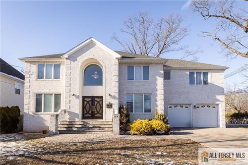 2 Universal Ave, Edison, NJ, 08820-2407 | Card Image