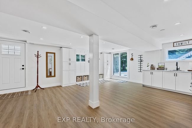 81 Forest Cir, House other with 6 bedrooms, 2 bathrooms and 6 parking in Tiny ON | Image 27