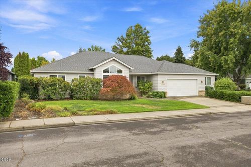 3436 Blue Blossom Dr, Medford, OR, 97504-9639 | Card Image