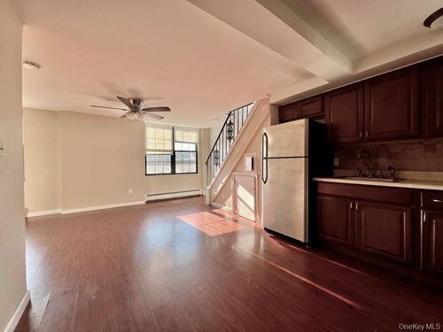 7-2 Audrey Avenue, Oyster Bay, NY, 11771 | Card Image