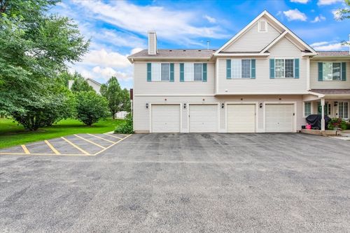 541-541 Fox Ridge Dr, Fox Lake, IL, 60020-1955 | Card Image