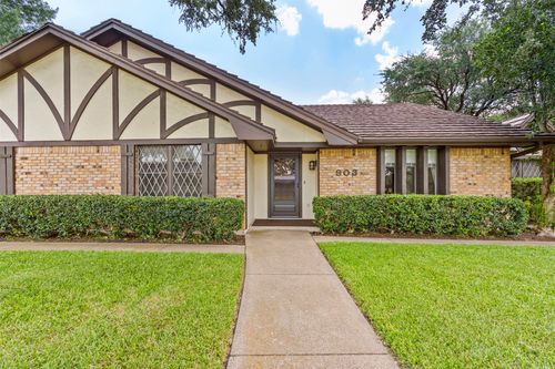 903 Green Rock Dr, Duncanville, TX, 75137-2918 | Card Image