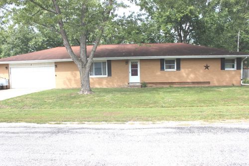 3 Wacker Dr, Altamont, IL, 62411-1730 | Card Image